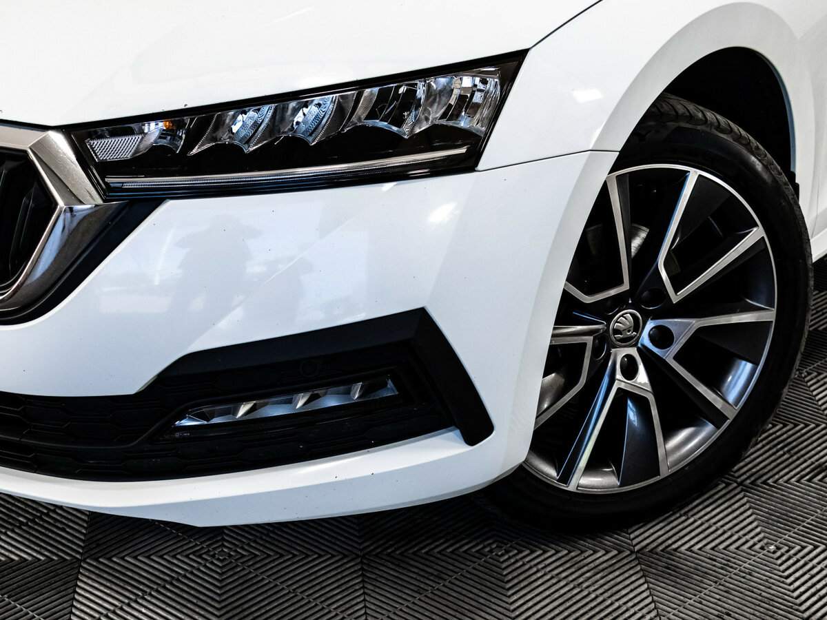 Б/У Шкода Октавия 2021 года. Фото: #1