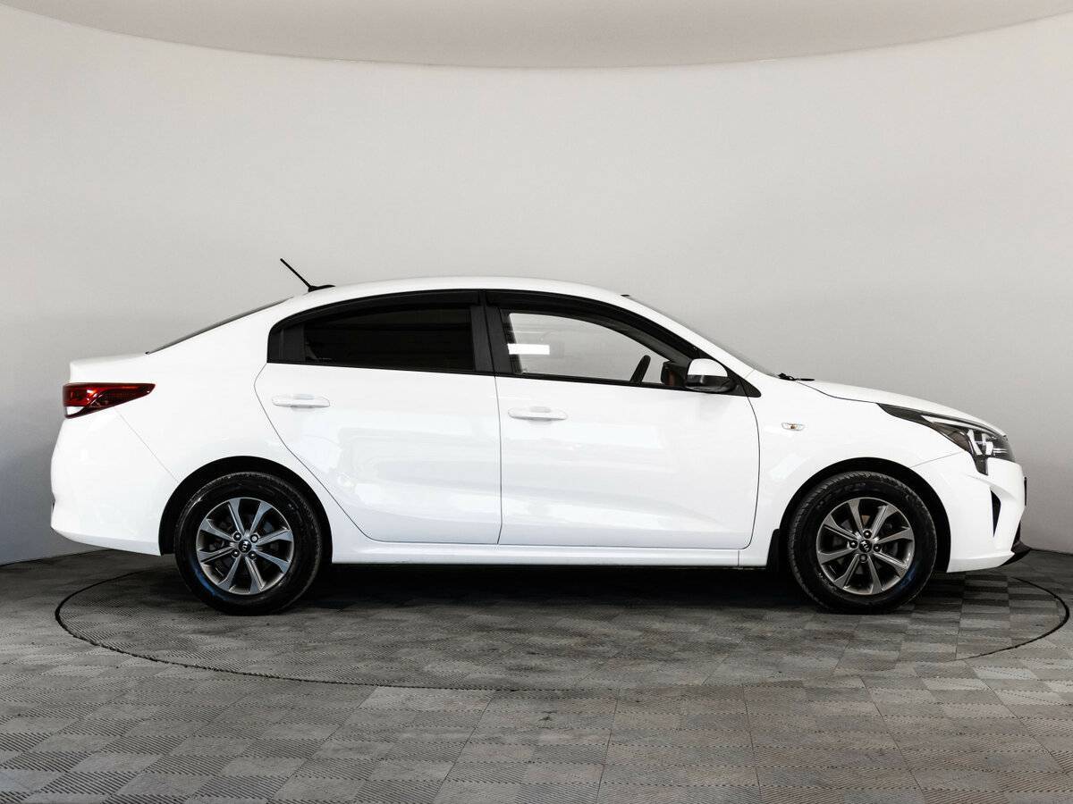 Б/У Киа Рио 2021 года. Фото: #4