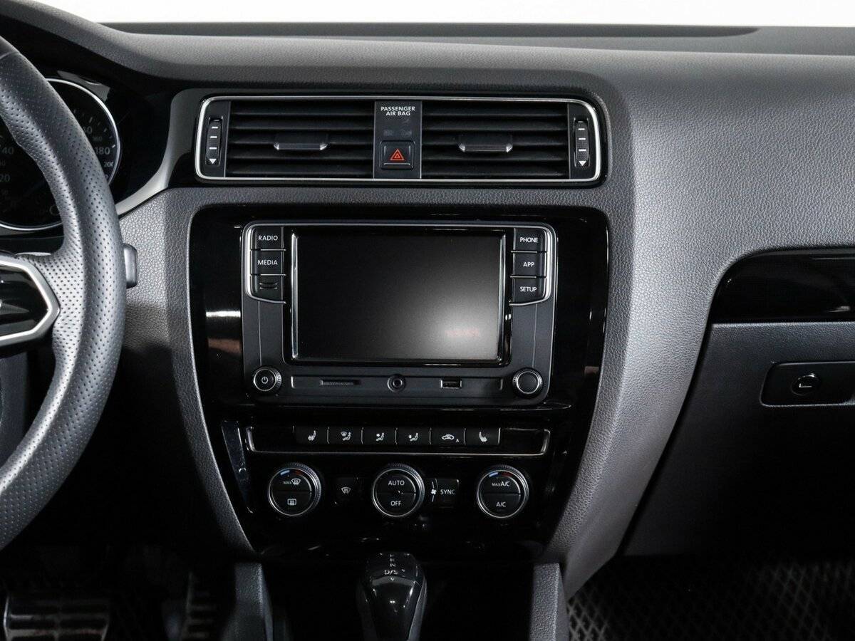 Б/У Фольксваген Джетта 2018 года. Фото: #12