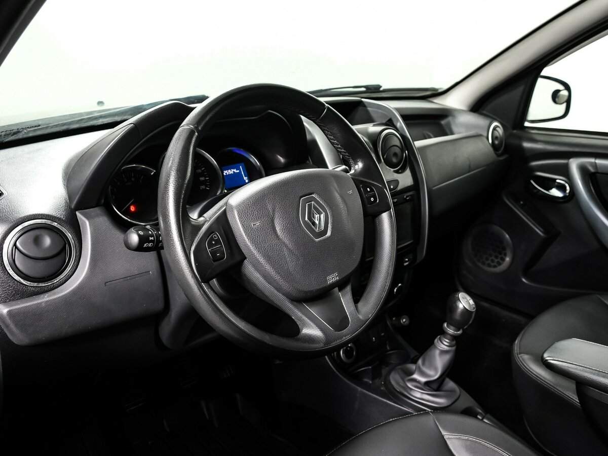 Б/У Рено Дастер 2017 года. Фото: #12