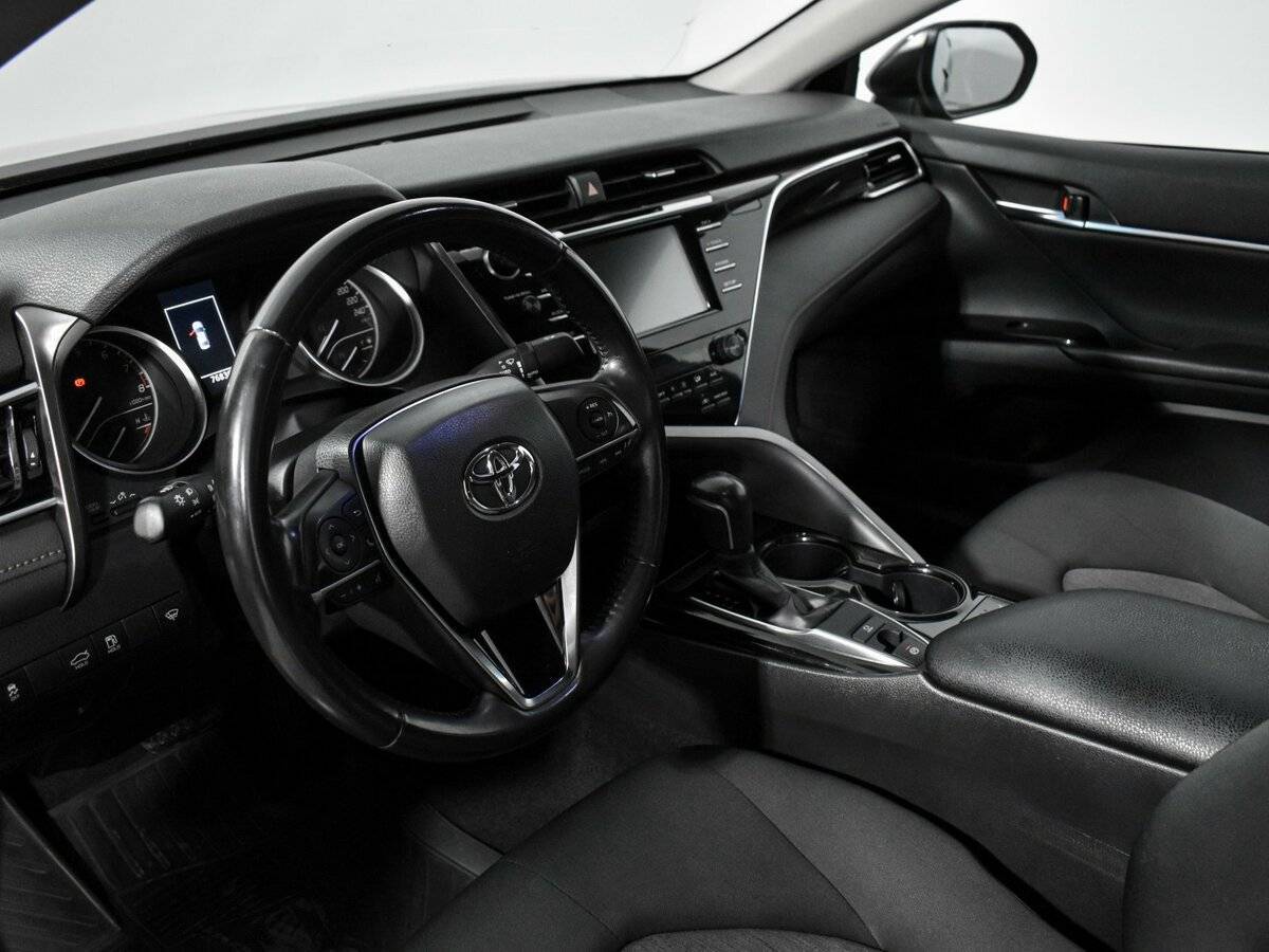 Toyota Camry 2019 года с пробегом. Фото: #6