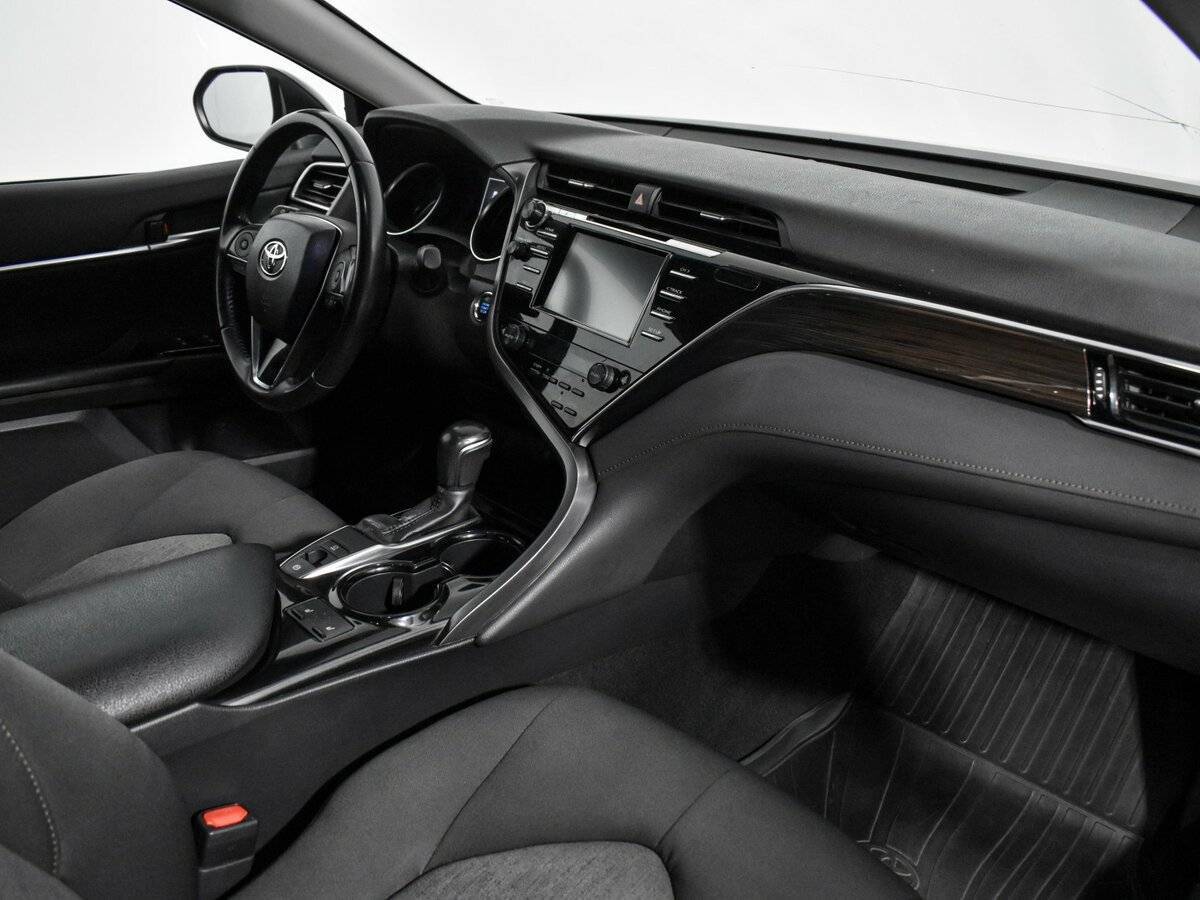 Toyota Camry 2019 года с пробегом. Фото: #11