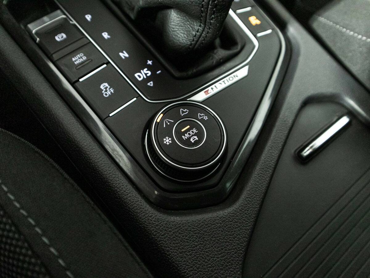 Б/У Фольксваген Тигуан 2017 года. Фото: #18