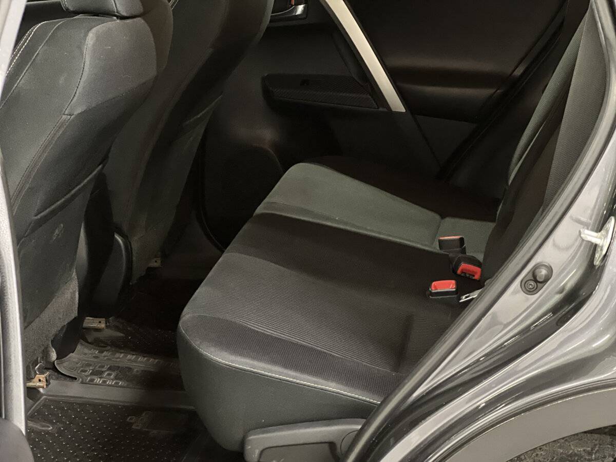 Toyota RAV4 2013 года с пробегом. Фото: #11