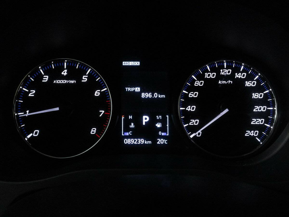 Б/У Митсубиши Оутлэндер 2018 года. Фото: #11