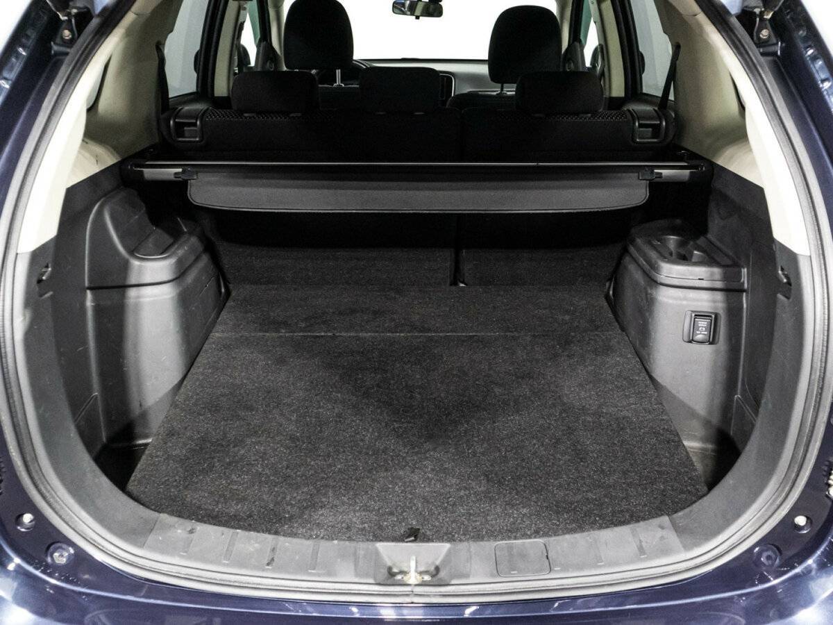 Б/У Митсубиши Оутлэндер 2018 года. Фото: #20