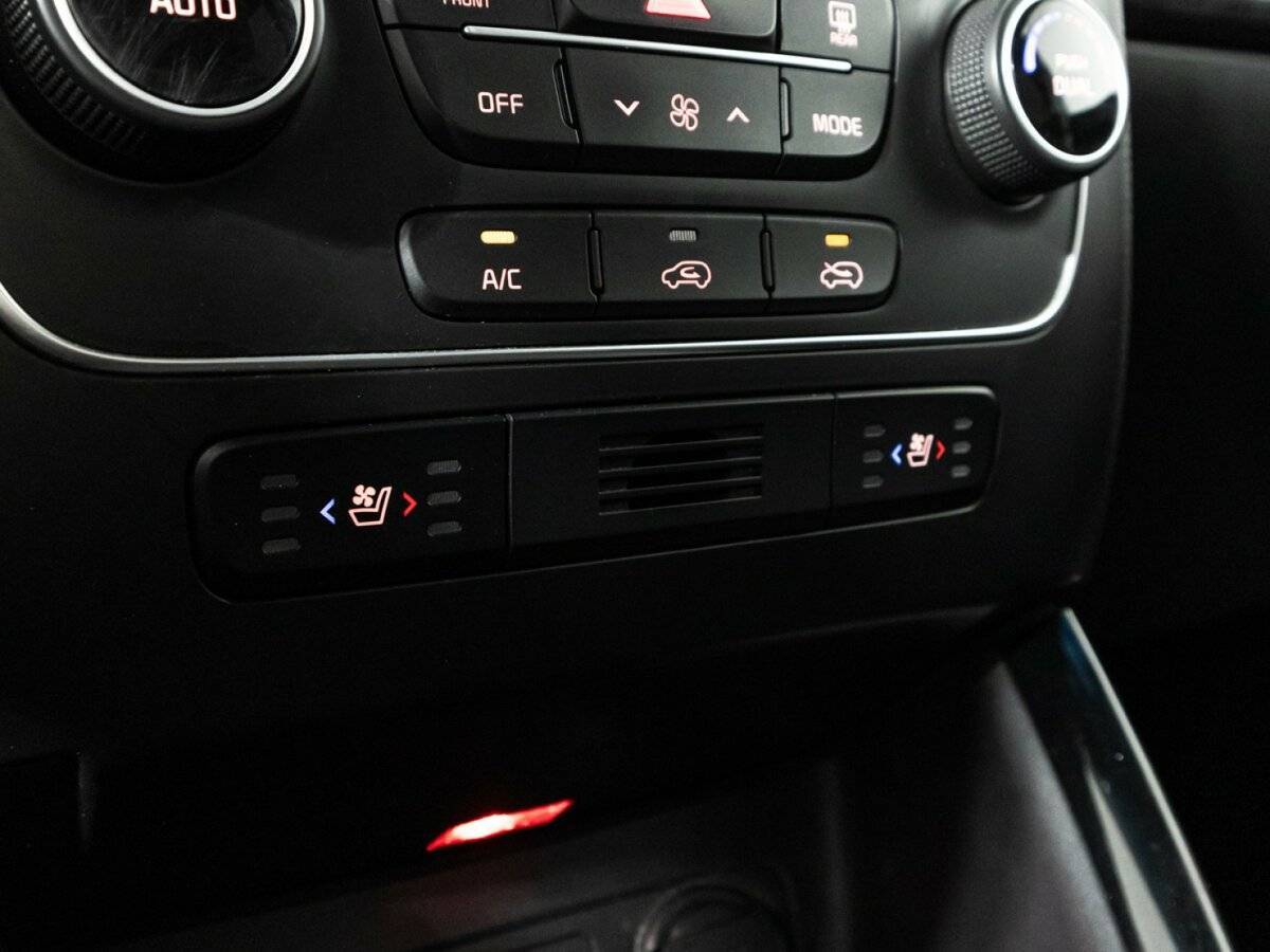 Б/У Киа Соренто 2018 года. Фото: #17