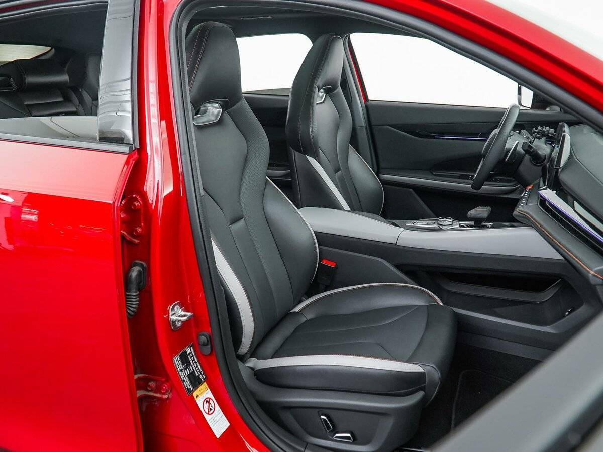 Changan UNI-V 2023 года с пробегом. Фото: #9