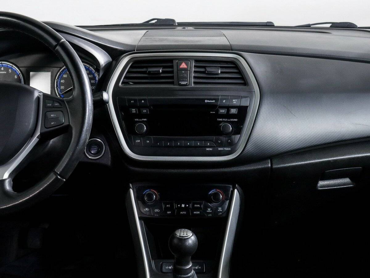 Б/У Сузуки С-Икс4 2014 года. Фото: #12