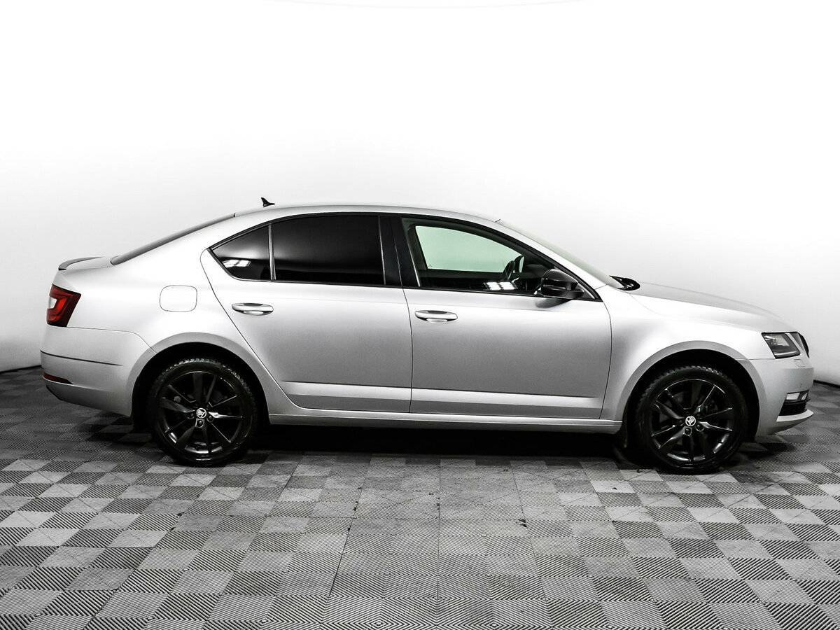 Б/У Шкода Октавия 2017 года. Фото: #3