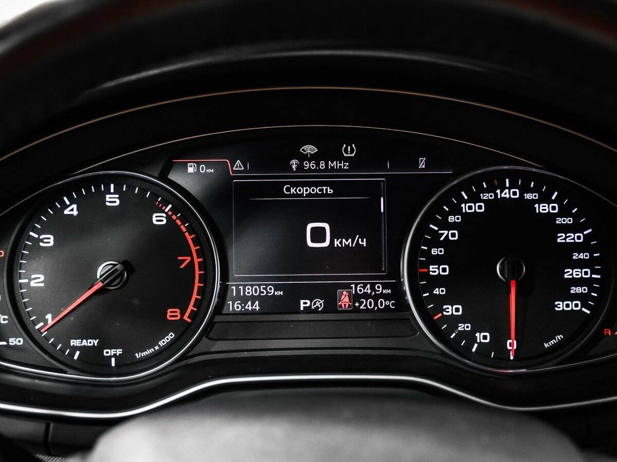 Audi A4 2017 года с пробегом. Фото: #9