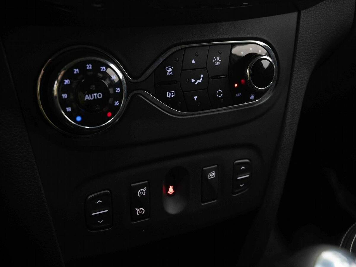 Б/У Рено Сандеро 2016 года. Фото: #20