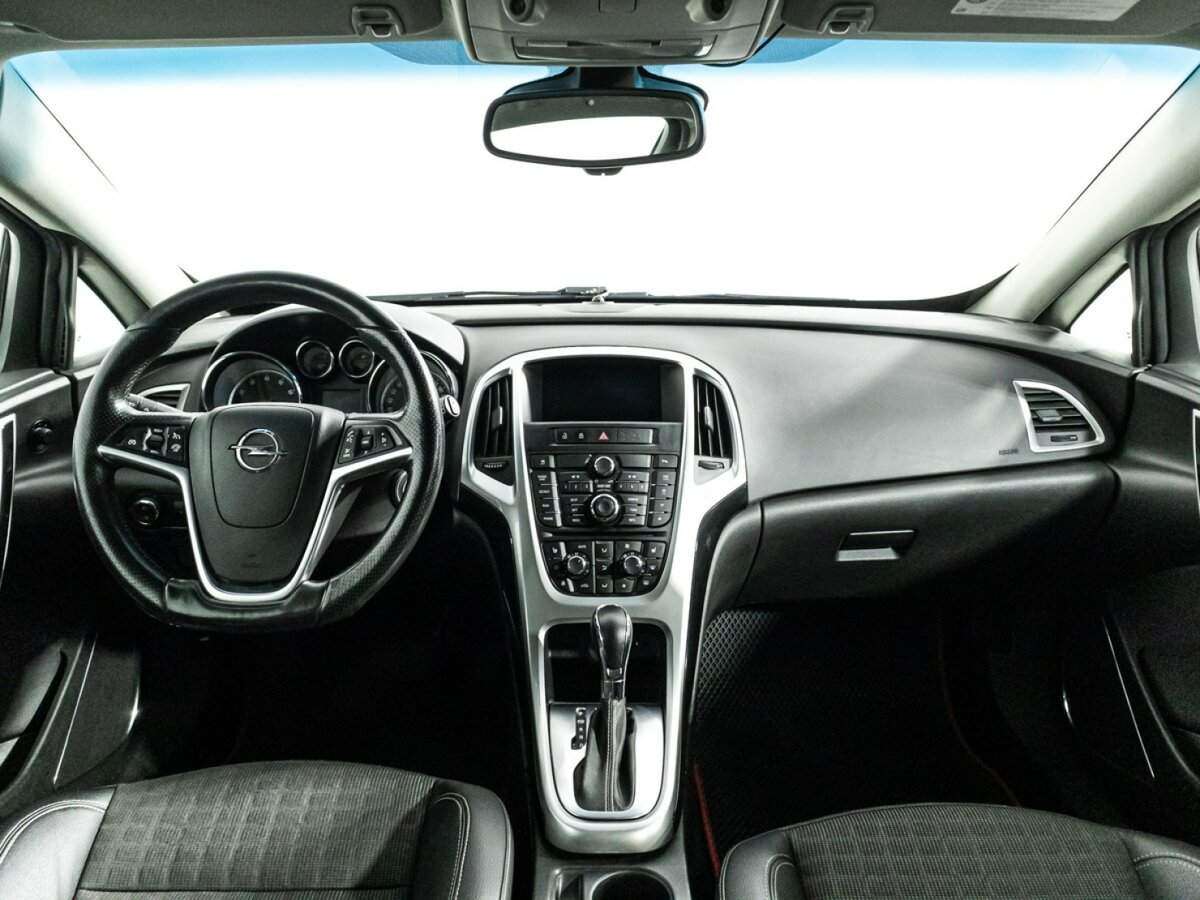 Б/У Опель Астра 2013 года. Фото: #12