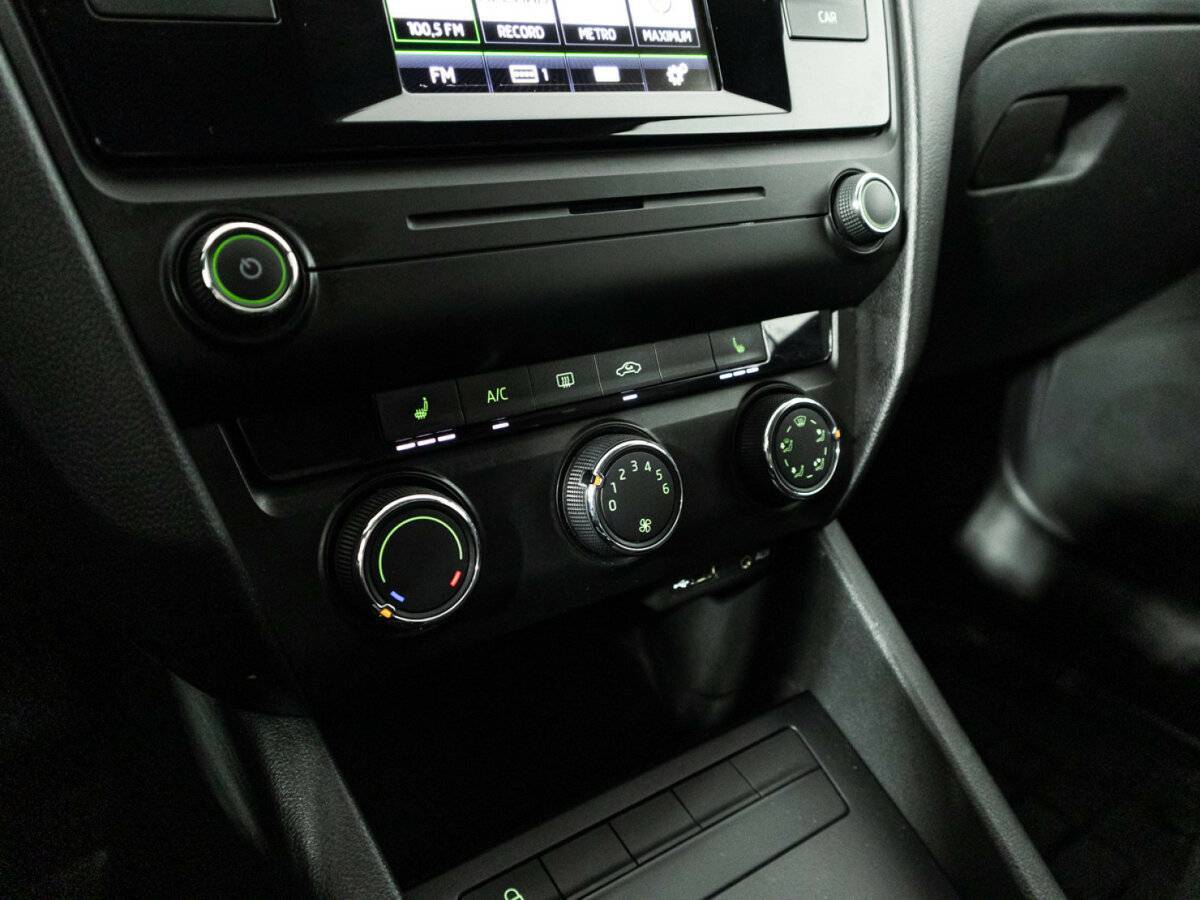 Б/У Шкода Октавия 2016 года. Фото: #16