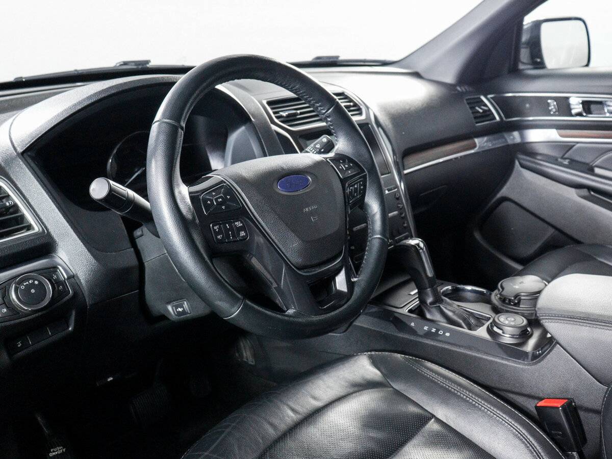 Ford Explorer 2017 года с пробегом. Фото: #13
