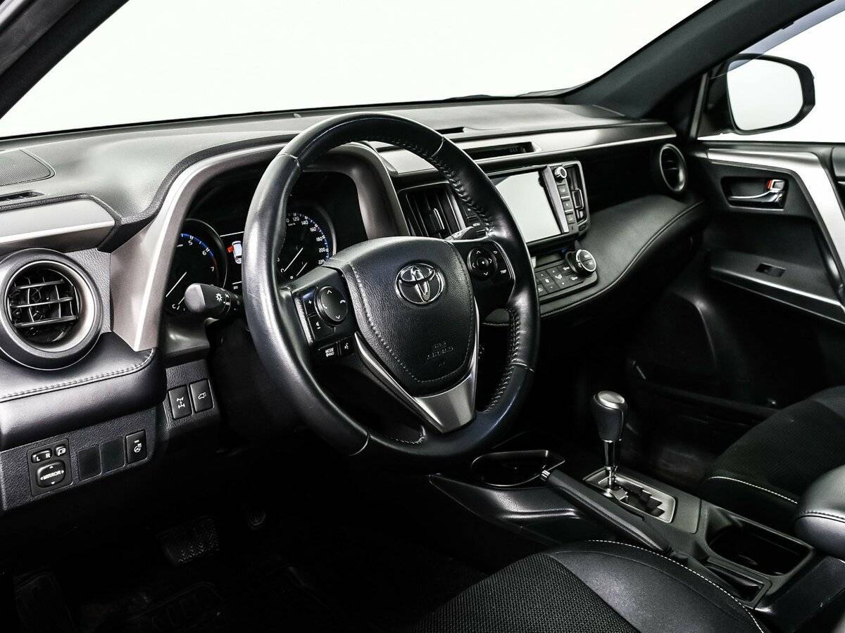 Toyota RAV4 2019 года с пробегом. Фото: #11