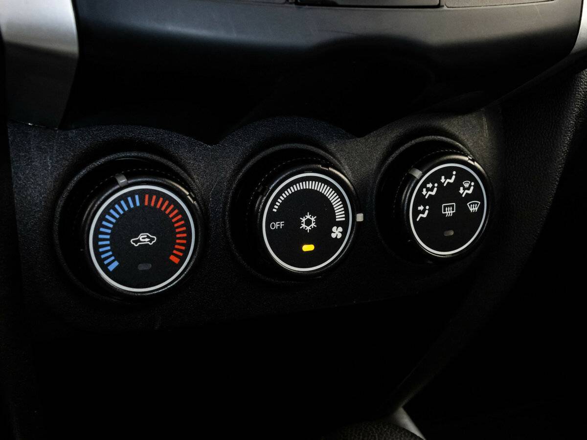 Б/У Митсубиши АС-Икс 2012 года. Фото: #10