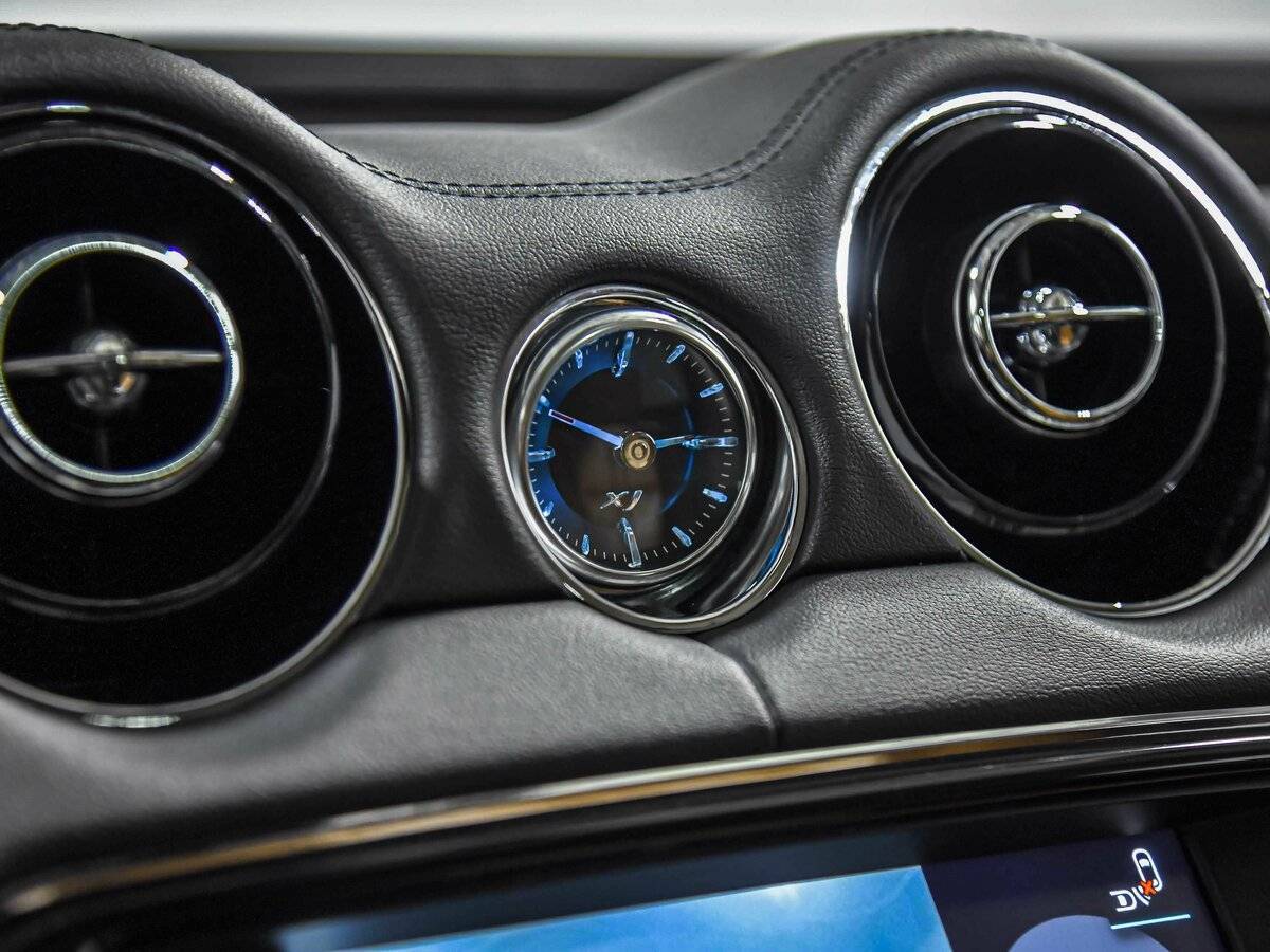 Jaguar XJ 2016 года с пробегом. Фото: #10