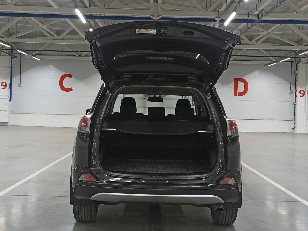 Toyota RAV4 2016 года с пробегом. Фото: #9
