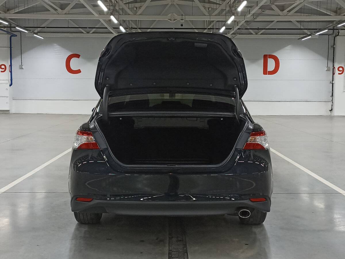 Toyota Camry 2019 года с пробегом. Фото: #9