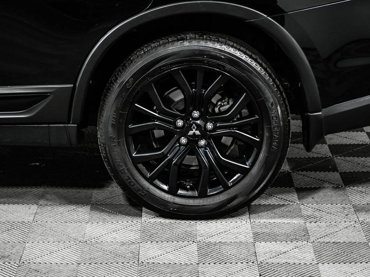 Б/У Митсубиши Оутлэндер 2020 года. Фото: #13