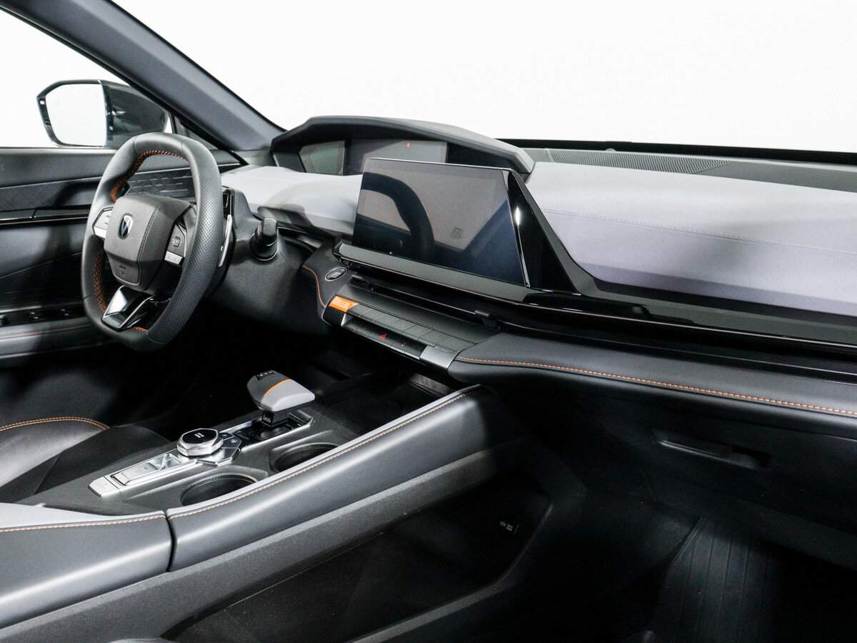 Changan UNI-V 2023 года с пробегом. Фото: #8