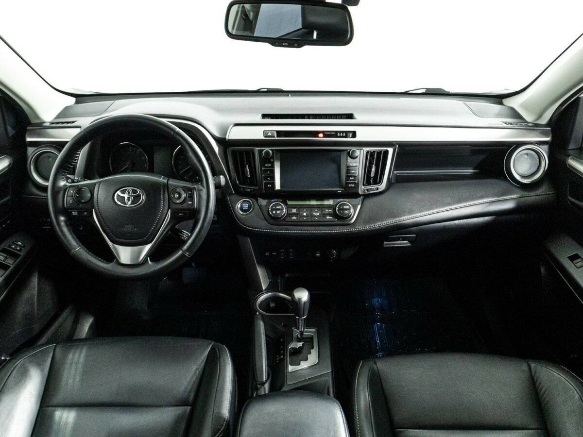 Toyota RAV4 2018 года с пробегом. Фото: #12