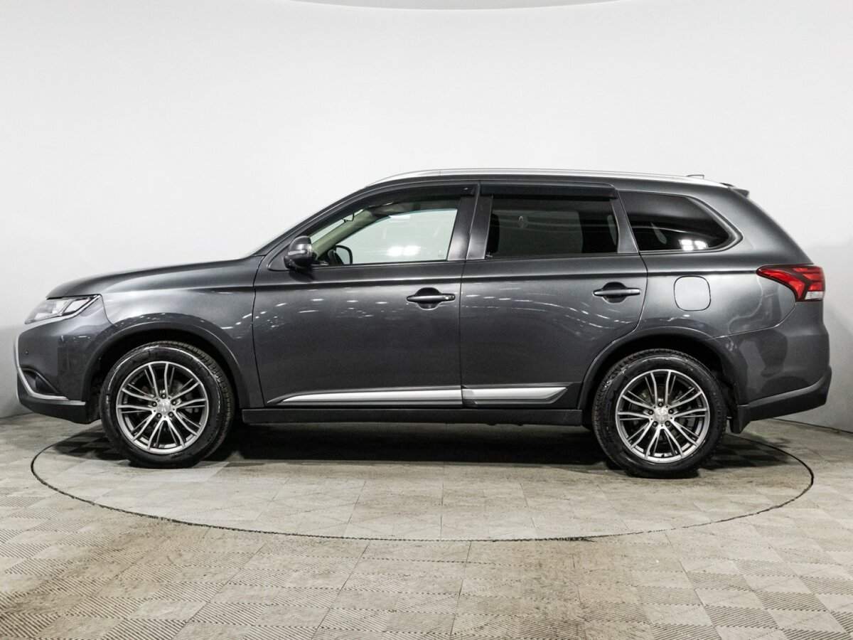 Б/У Митсубиши Оутлэндер 2019 года. Фото: #7