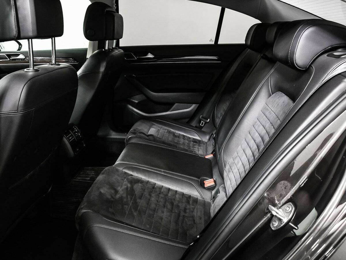 Б/У Фольксваген Пассат 2017 года. Фото: #11