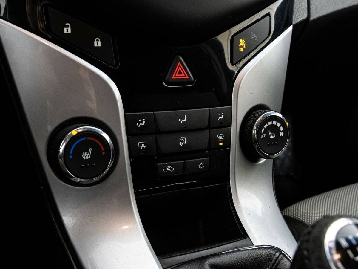 Б/У Шевроле Круз 2013 года. Фото: #10