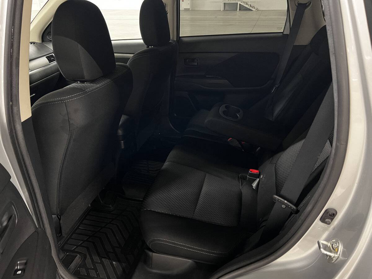Mitsubishi Outlander 2017 года с пробегом. Фото: #11