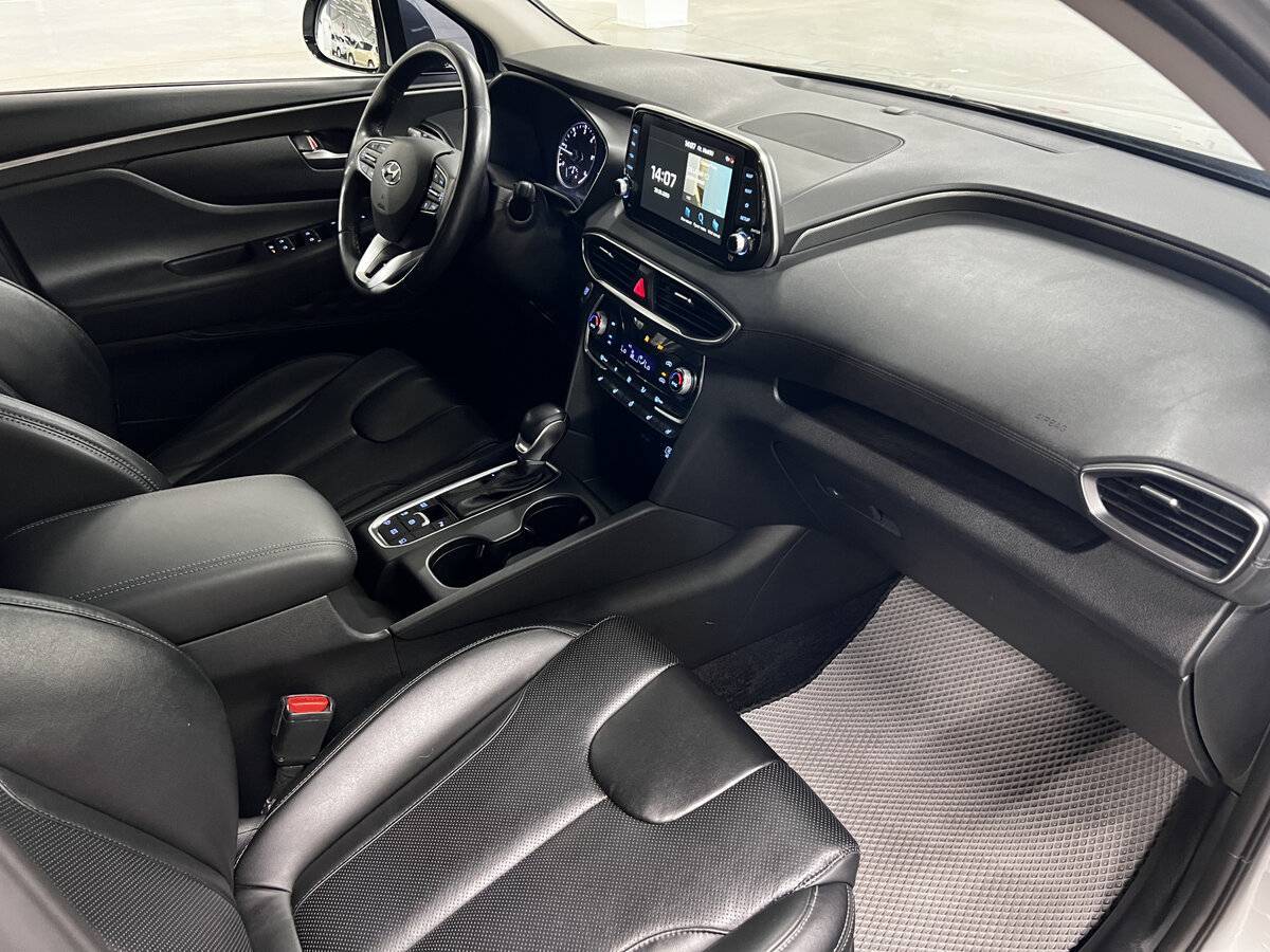 Hyundai Santa Fe 2019 года с пробегом. Фото: #10