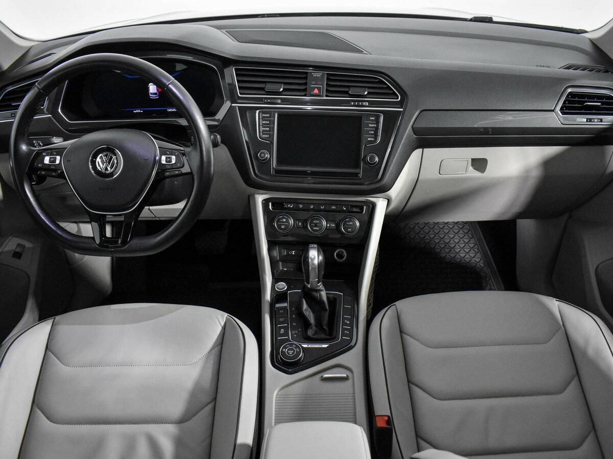 Б/У Фольксваген Тигуан 2017 года. Фото: #9