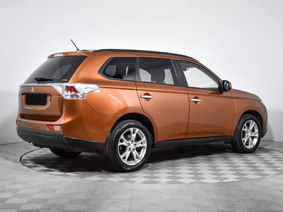 Mitsubishi Outlander 2012 года с пробегом. Фото: #7