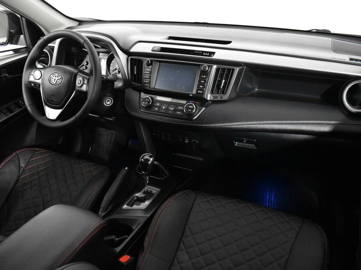 Toyota RAV4 2017 года с пробегом. Фото: #8