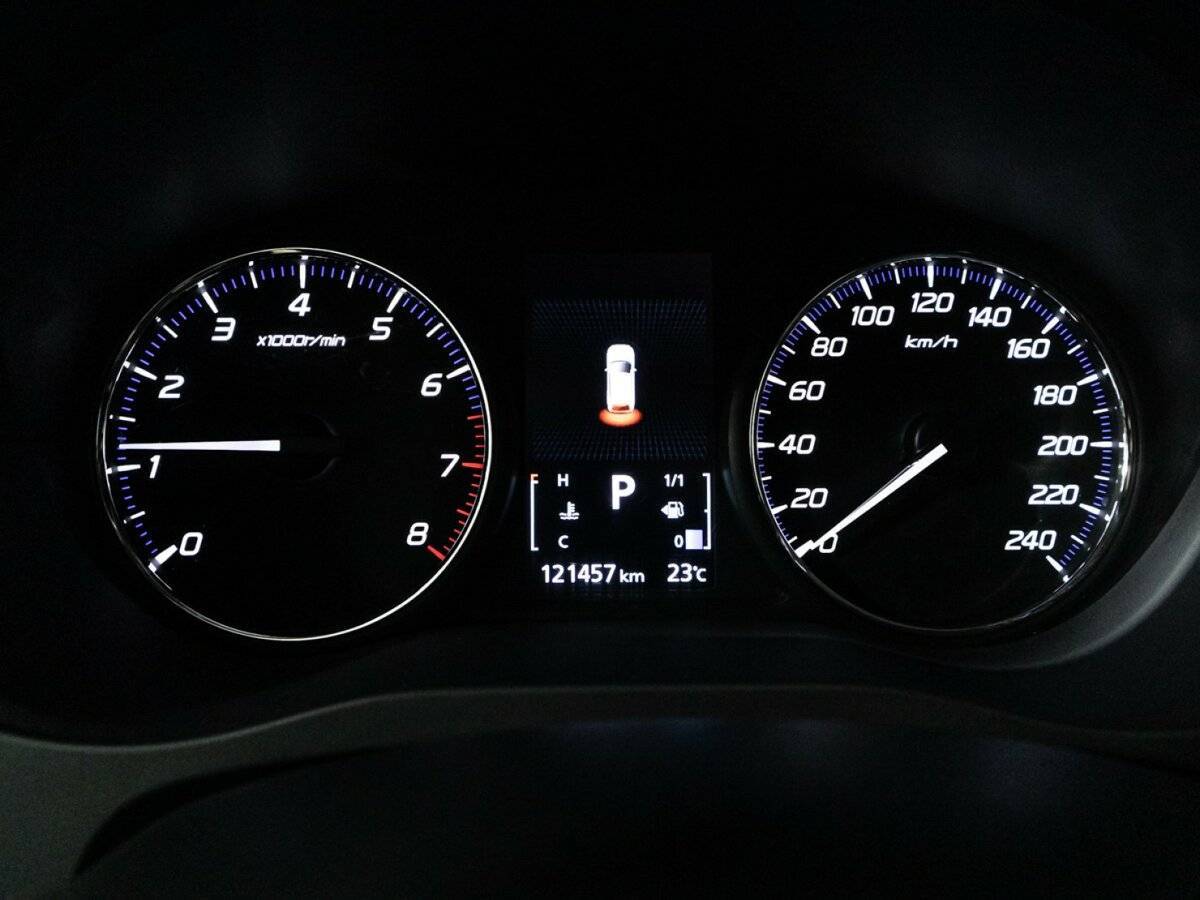 Б/У Митсубиши Оутлэндер 2018 года. Фото: #11