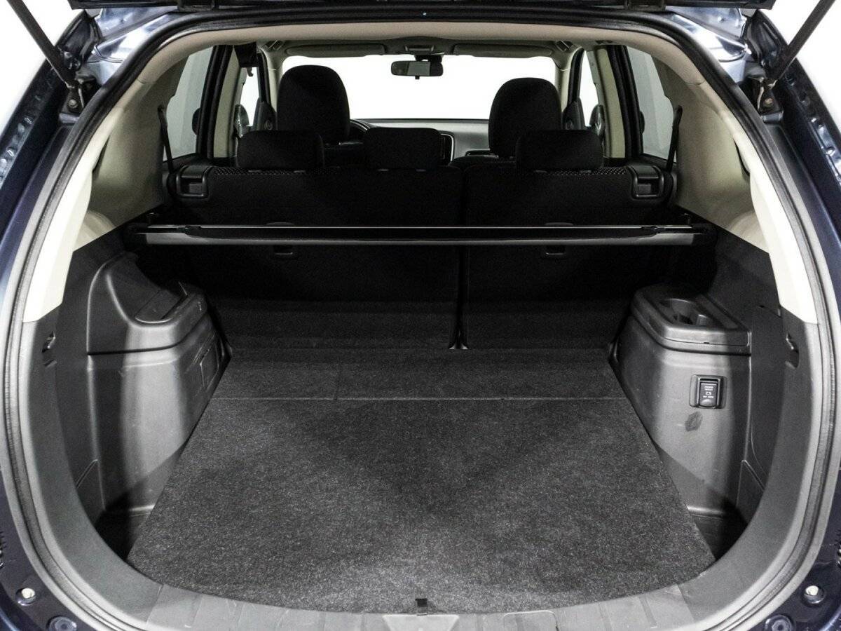 Б/У Митсубиши Оутлэндер 2018 года. Фото: #13