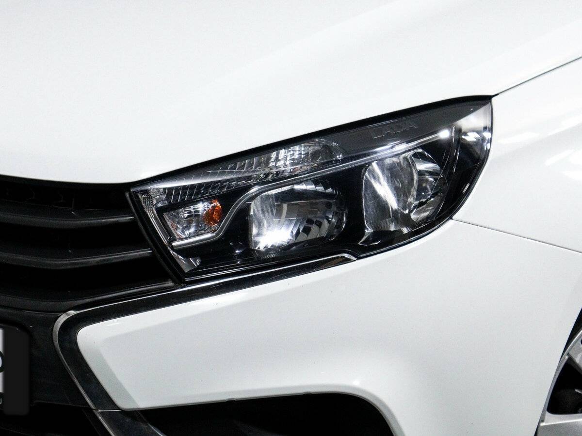 Lada (ВАЗ) Vesta 2018 года с пробегом. Фото: #11