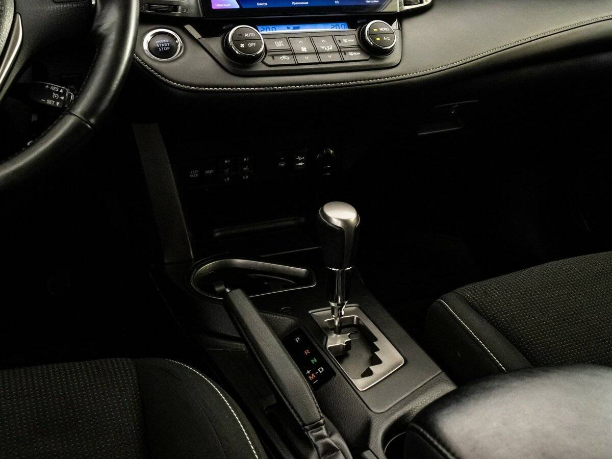 Б/У Тойота Рав4 2018 года. Фото: #11