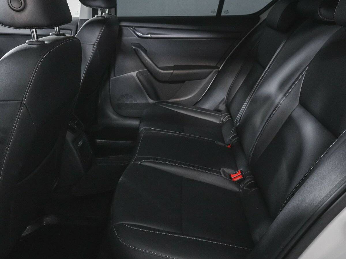 Б/У Шкода Октавия 2023 года. Фото: #6