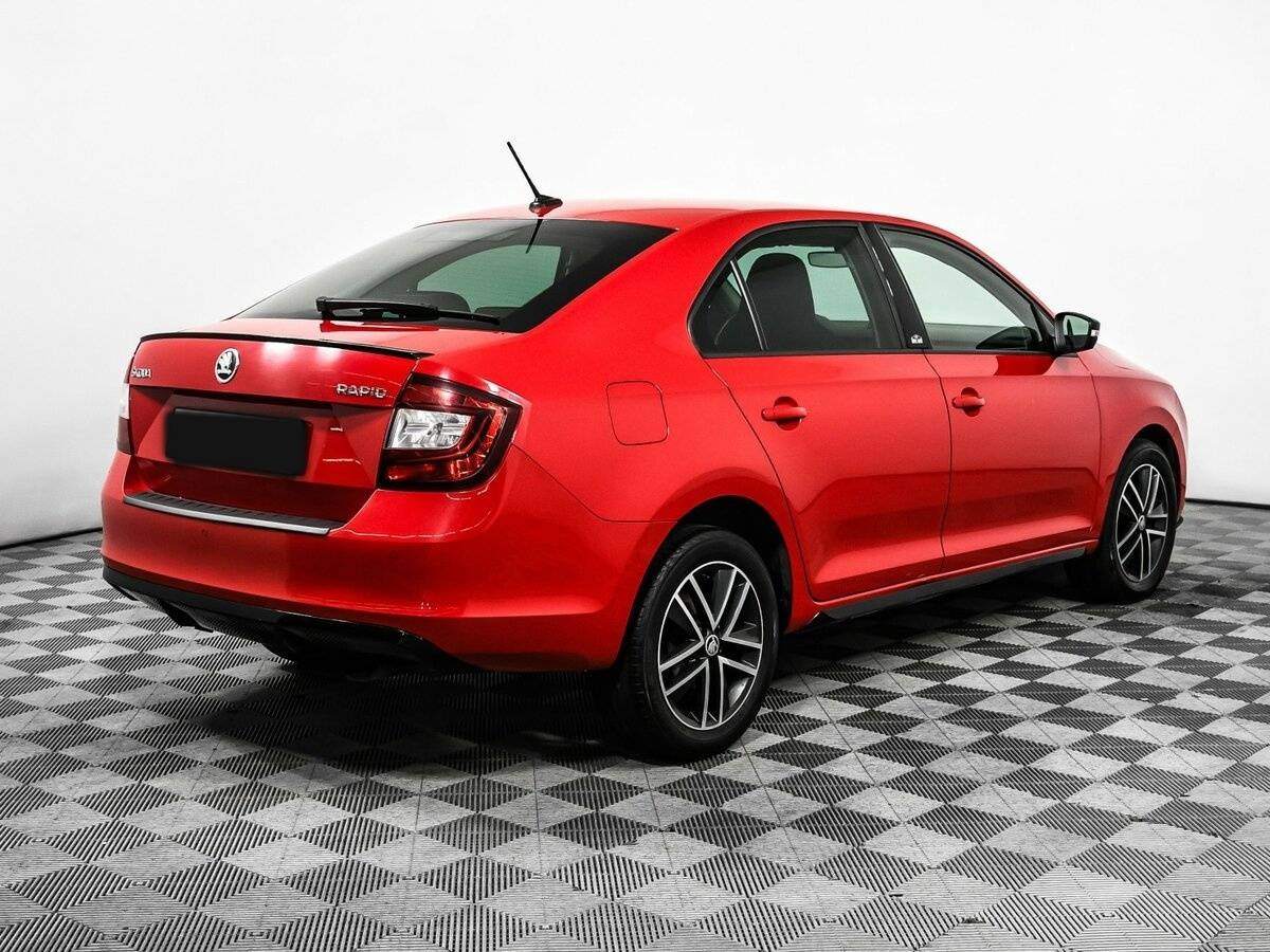 Б/У Шкода Рапид 2018 года. Фото: #4