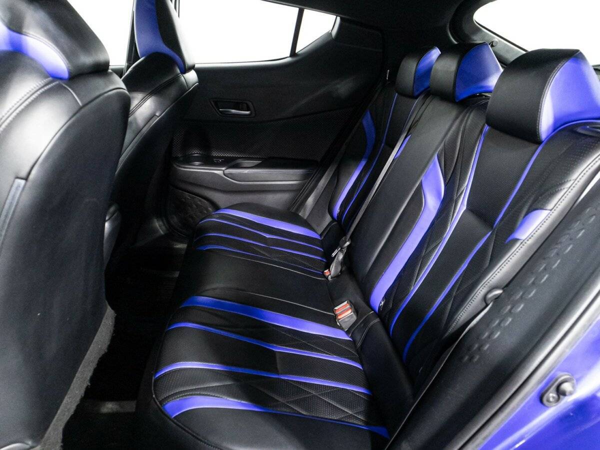 Toyota C-HR 2019 года с пробегом. Фото: #9