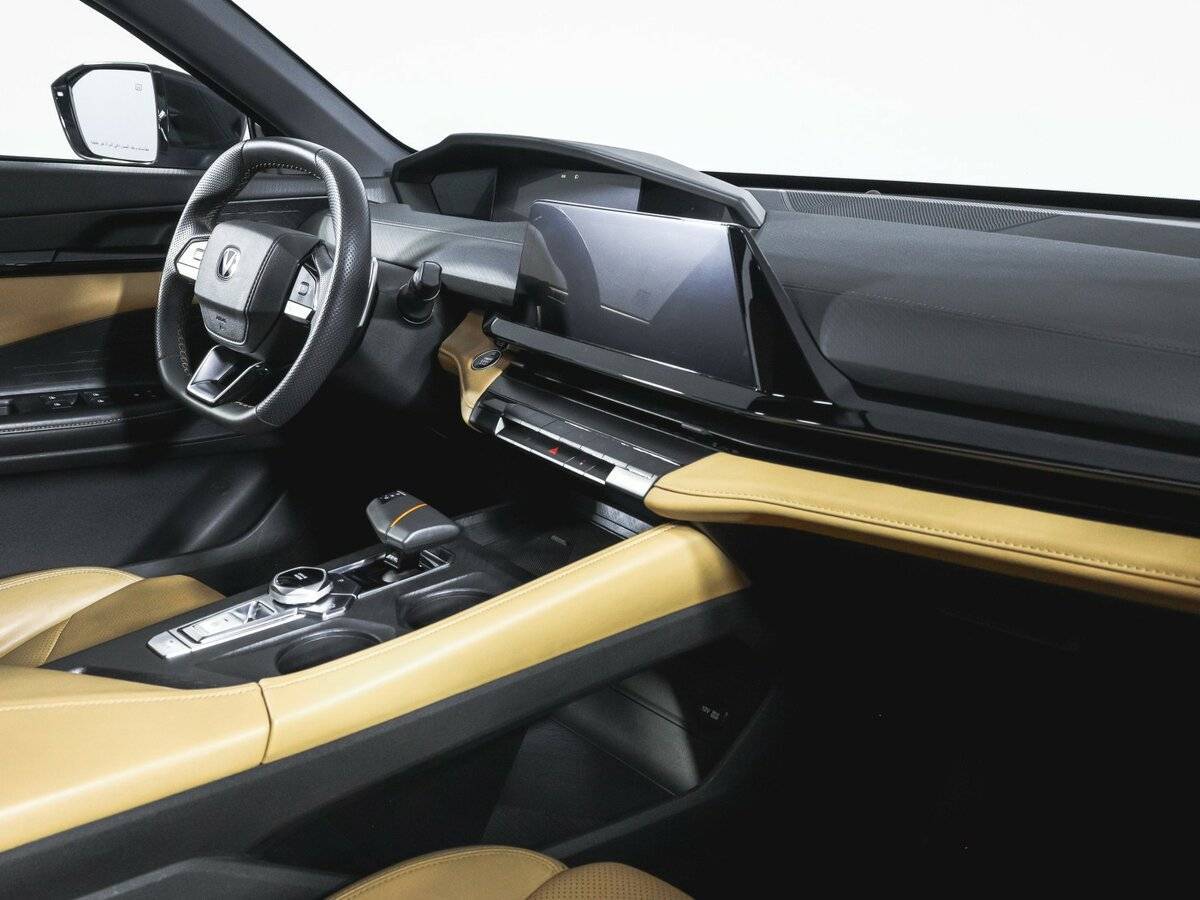 Changan UNI-V 2022 года с пробегом. Фото: #5