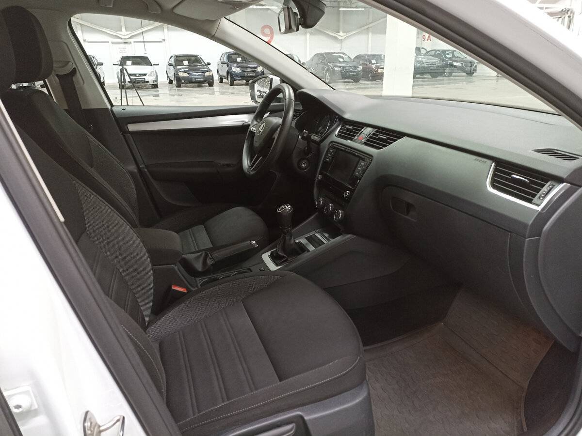 Skoda Octavia 2019 года с пробегом. Фото: #10
