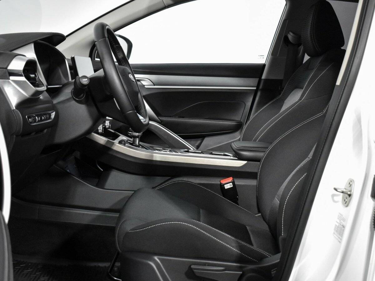 Geely Coolray 2023 года с пробегом. Фото: #10