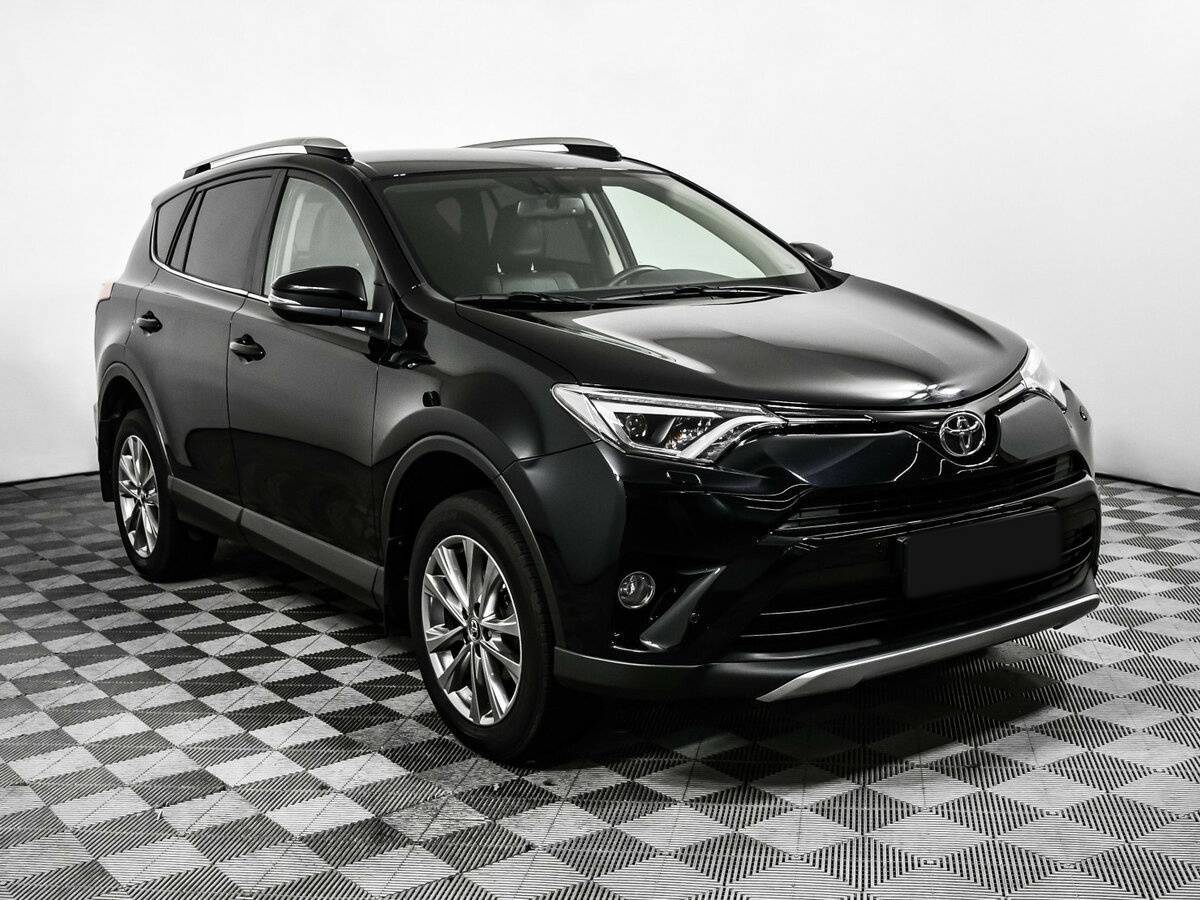Toyota RAV4 2017 года с пробегом. Фото: #2