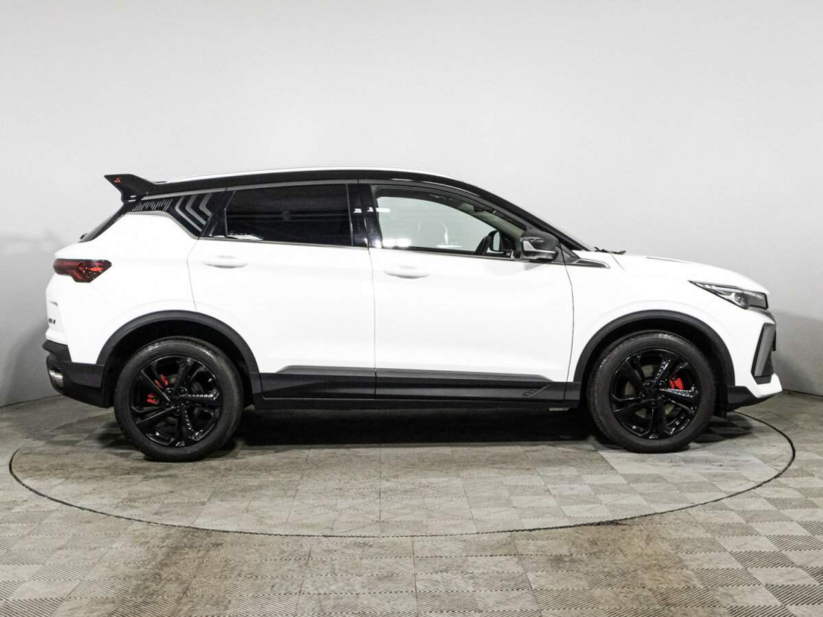 Б/У Джили Кулрэй 2023 года. Фото: #3