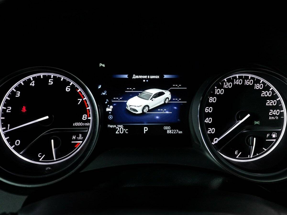 Toyota Camry 2019 года с пробегом. Фото: #10