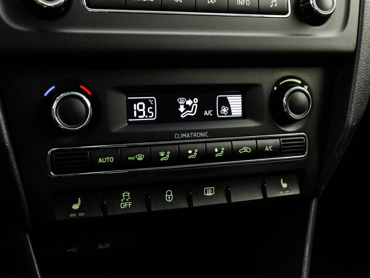 Skoda Rapid 2015 года с пробегом. Фото: #12