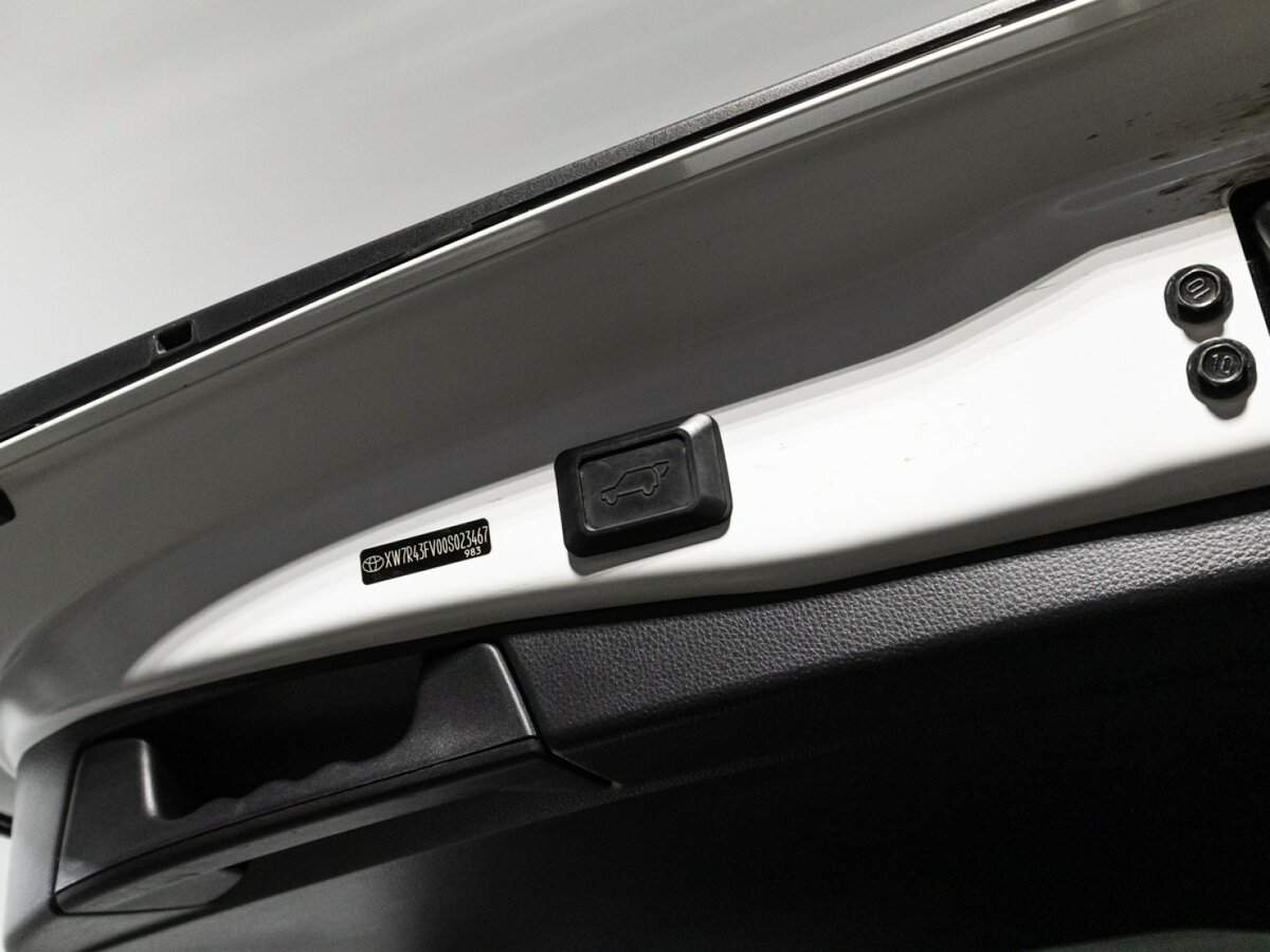 Toyota RAV4 2020 года с пробегом. Фото: #15